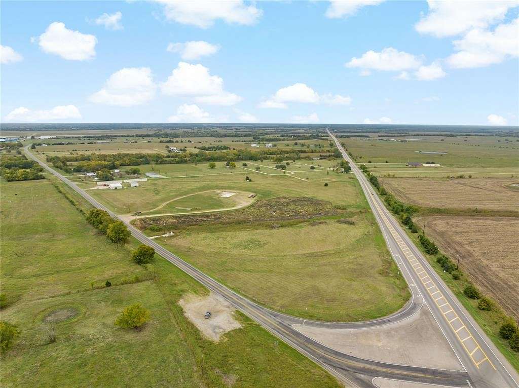 14.4 Acres of Commercial Land for Sale in Paris, Texas