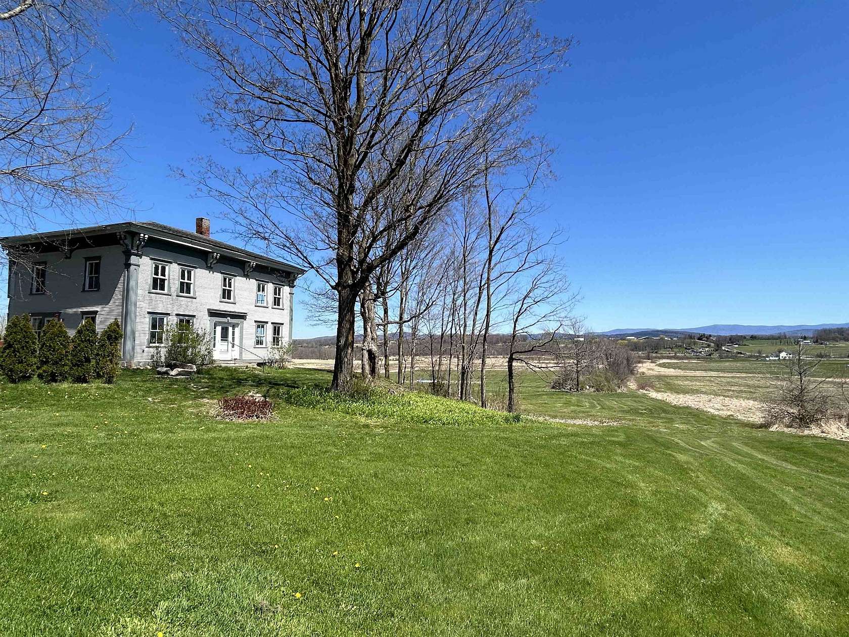 10.1 Acres of Land with Home for Sale in Ferrisburgh, Vermont
