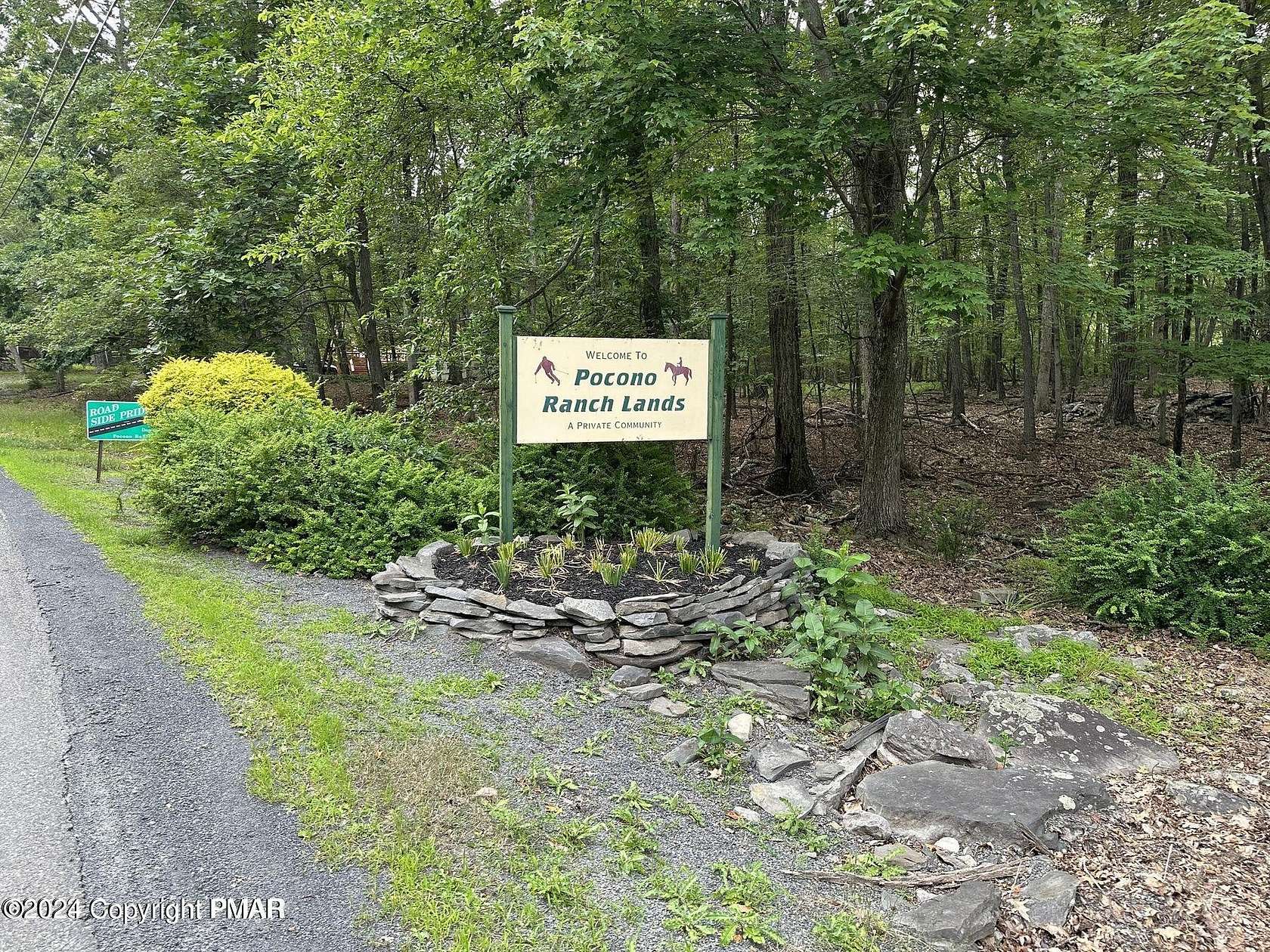 0.36 Acres of Residential Land for Sale in Bushkill, Pennsylvania