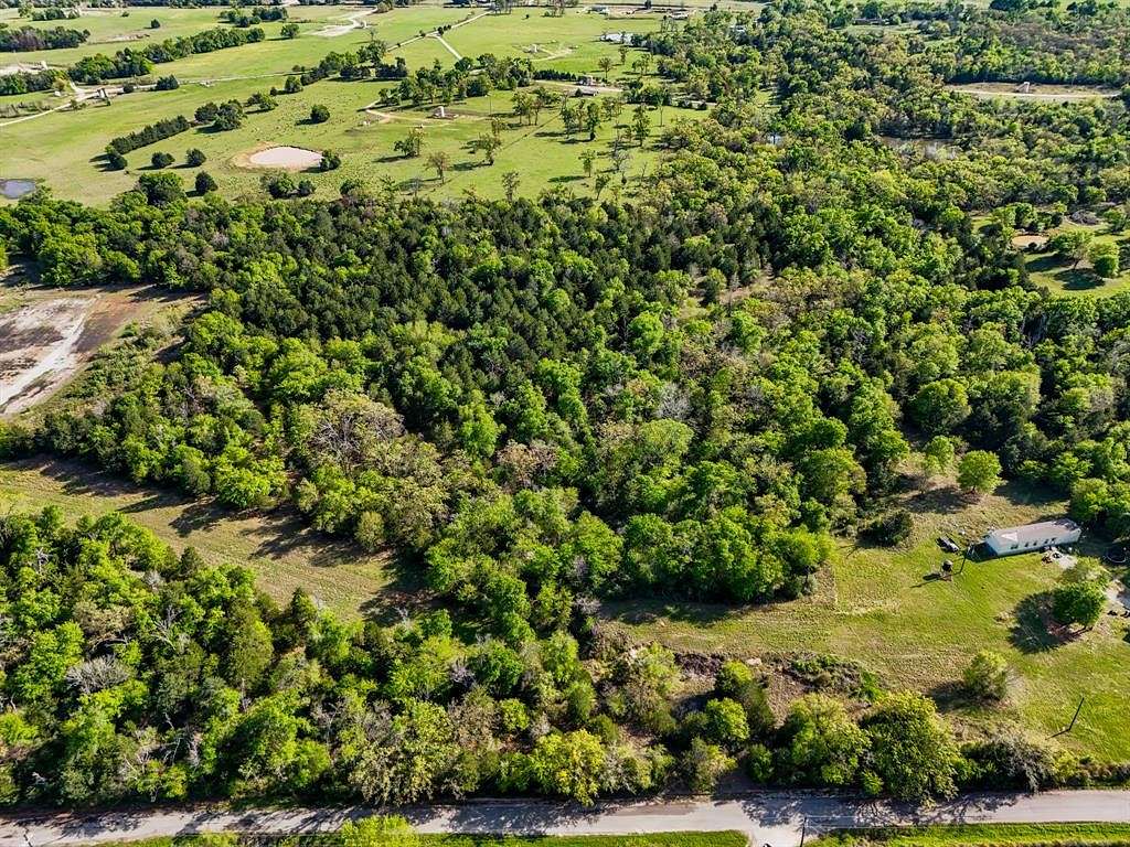 10.6 Acres of Land for Sale in Teague, Texas