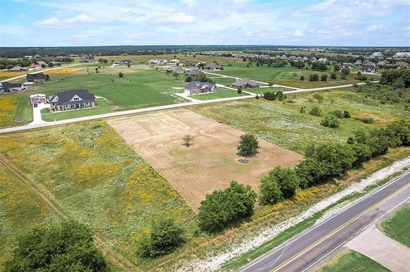 1.1 Acres of Mixed-Use Land for Sale in Wills Point, Texas