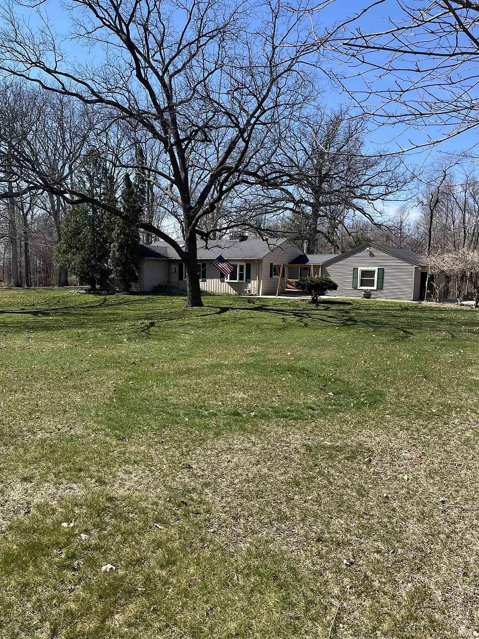 2 Acres of Residential Land with Home for Sale in Fort Wayne, Indiana