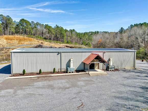 19 Acres of Improved Mixed-Use Land for Sale in Cordova, Alabama