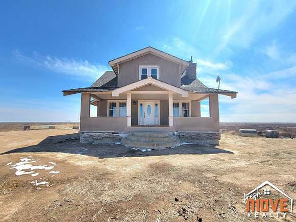 8.05 Acres of Residential Land with Home for Sale in Lakin, Kansas