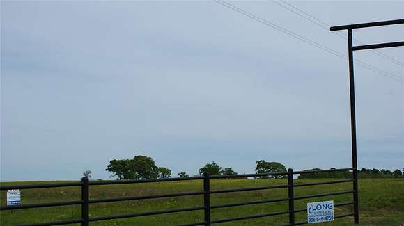 10.01 Acres of Land for Sale in Crockett, Texas