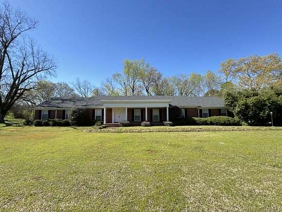 2 Acres of Residential Land with Home for Sale in Pontotoc, Mississippi