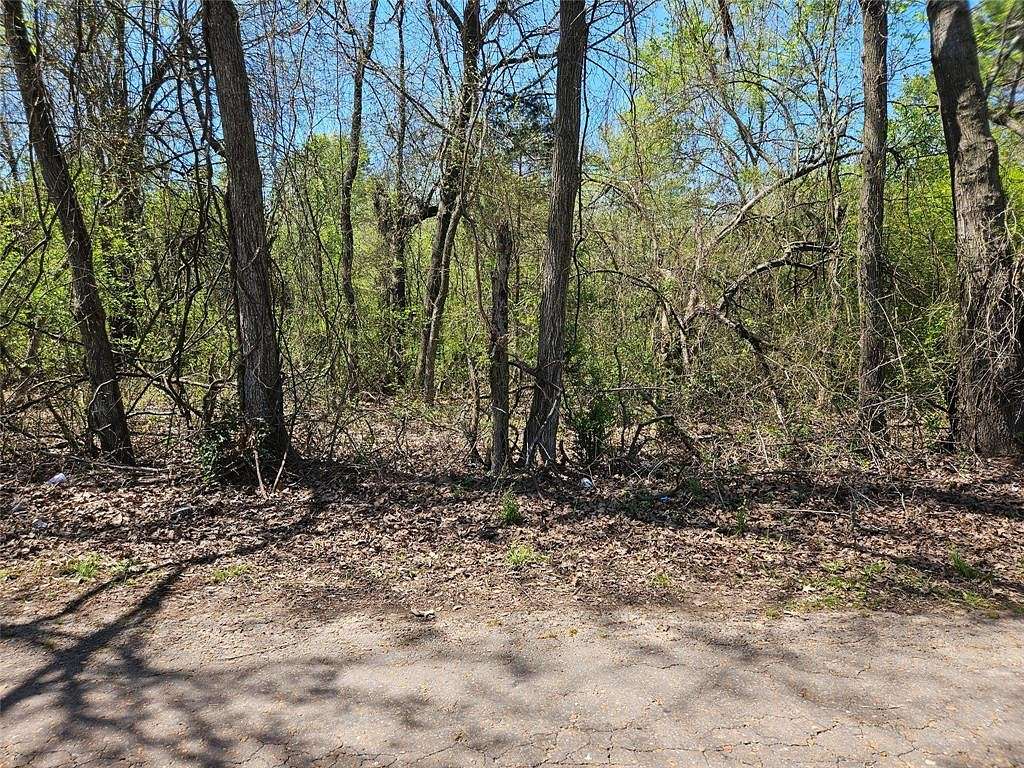 2 Acres of Residential Land for Sale in Powderly, Texas