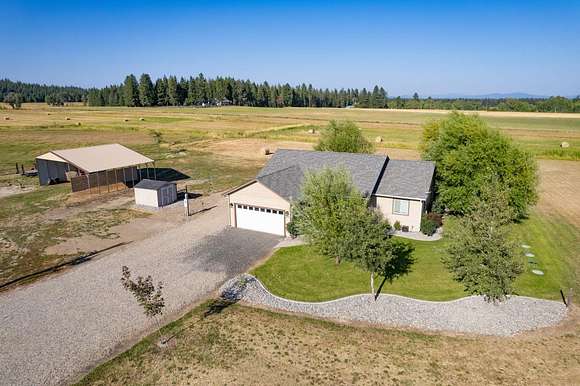 5.5 Acres of Residential Land with Home for Sale in Clayton, Washington