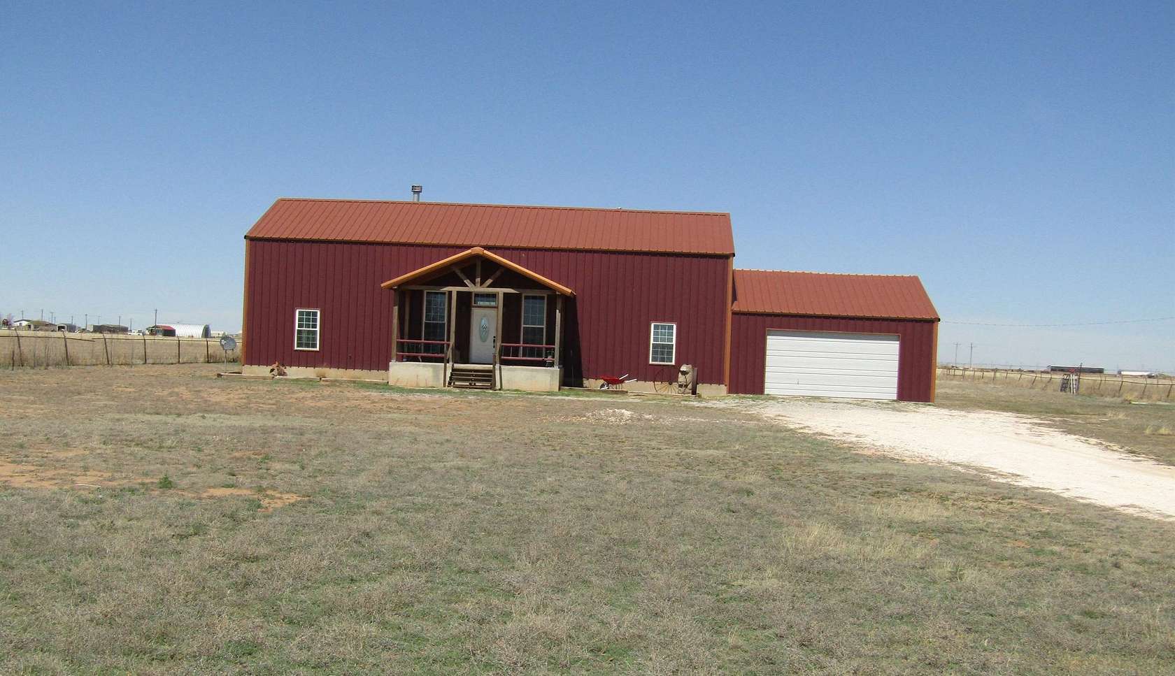 2 Acres of Residential Land with Home for Sale in Hereford, Texas