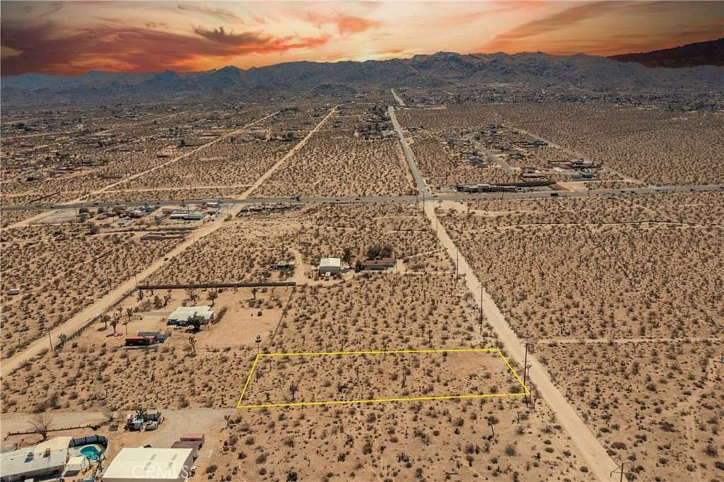 1.25 Acres of Residential Land for Sale in Joshua Tree, California