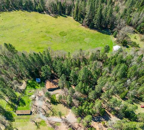 33.6 Acres of Agricultural Land with Home for Sale in Rogue River, Oregon