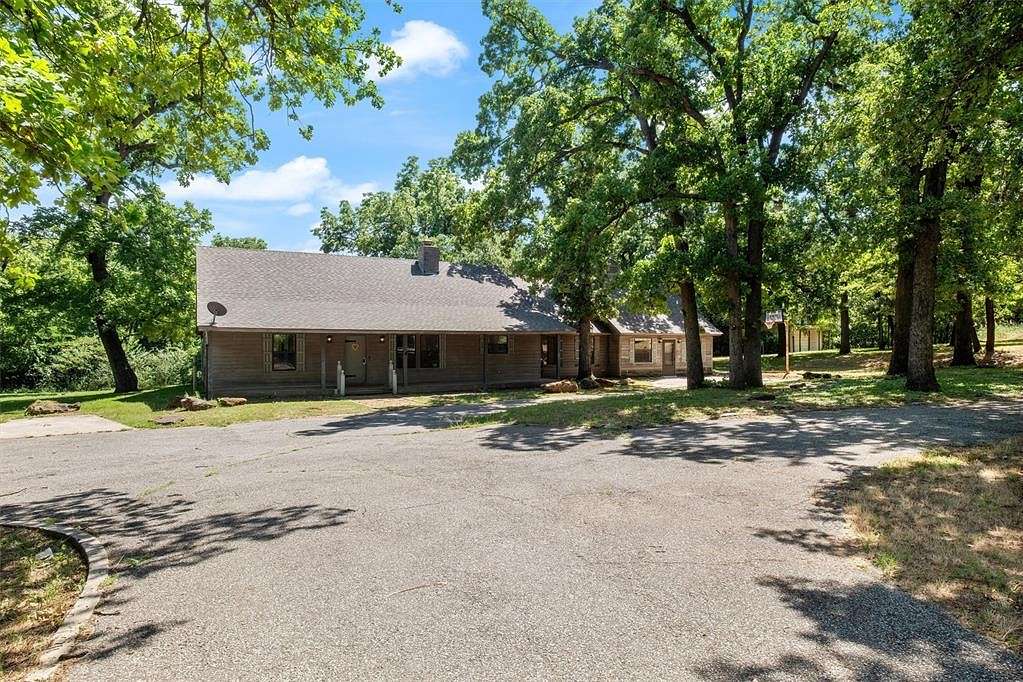 5 Acres of Residential Land with Home for Sale in Edmond, Oklahoma