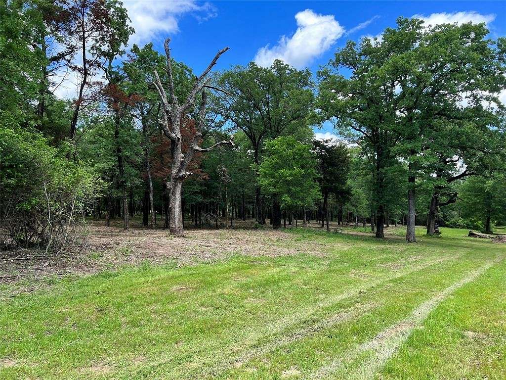 11 Acres of Land for Sale in Calvert, Texas