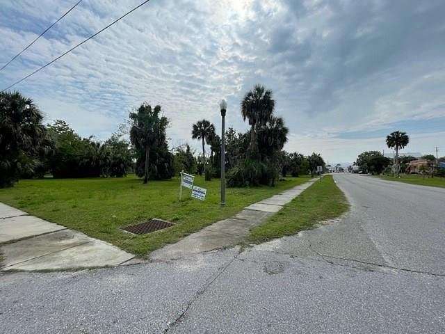 1 Acre of Commercial Land for Sale in Apalachicola, Florida