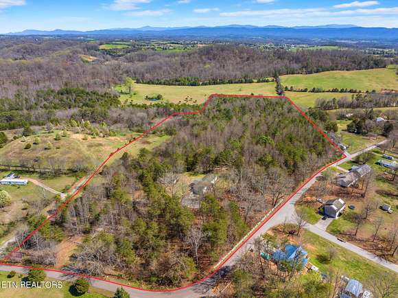 19.1 Acres of Land with Home for Sale in Greenback, Tennessee
