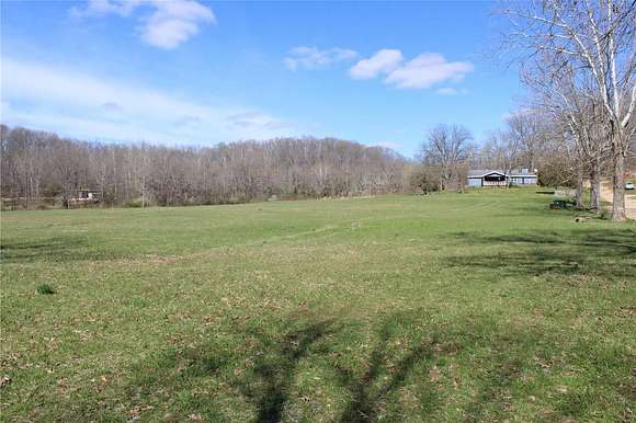 Residential Land with Home for Sale in Poplar Bluff, Missouri