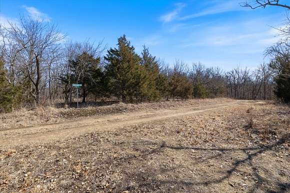 2.8 Acres of Residential Land for Sale in Edwards, Missouri