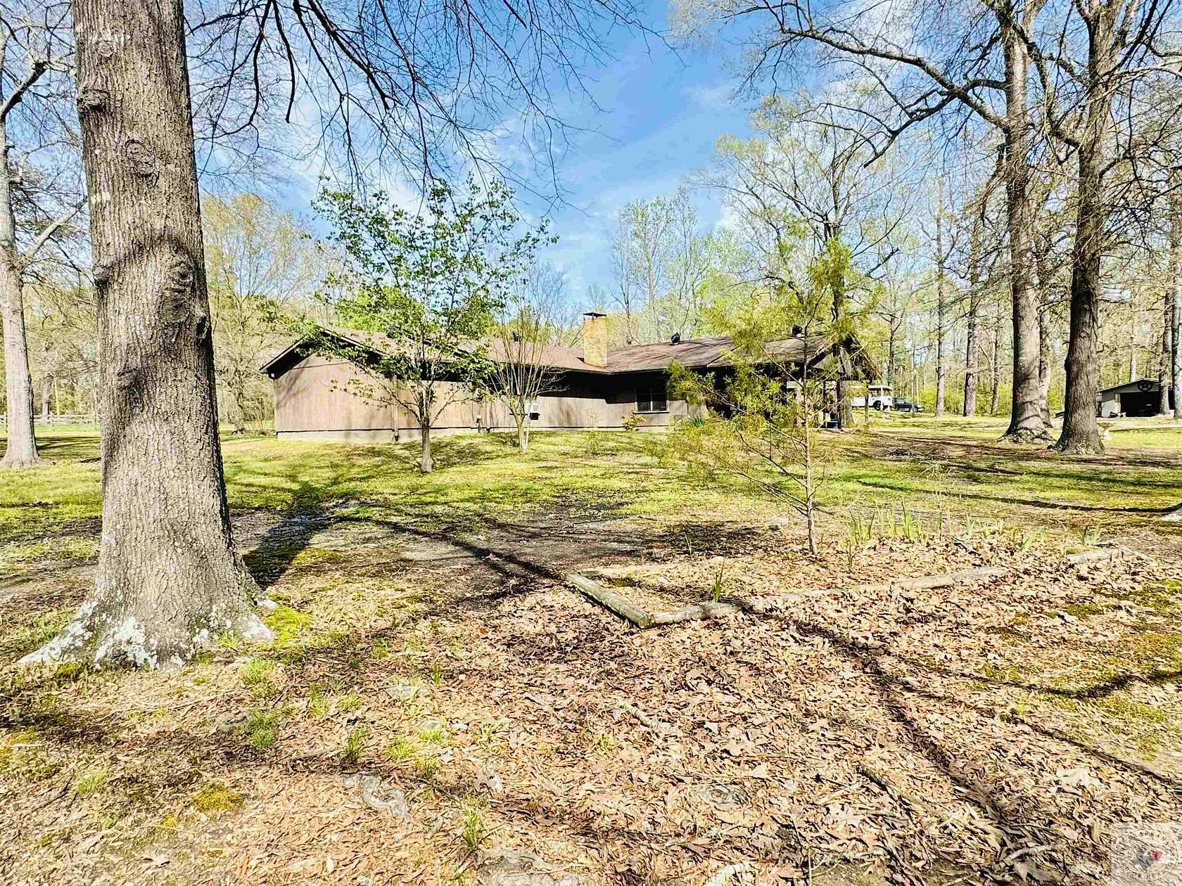 4.9 Acres of Residential Land with Home for Sale in Texarkana, Texas