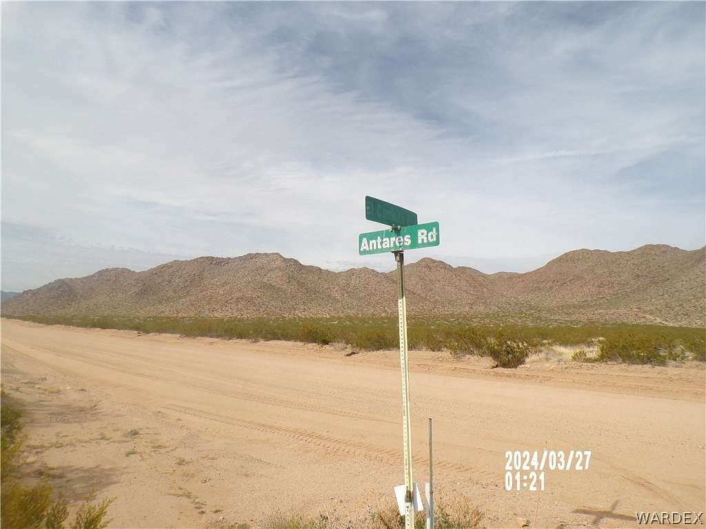 1.1 Acres of Land for Sale in Kingman, Arizona