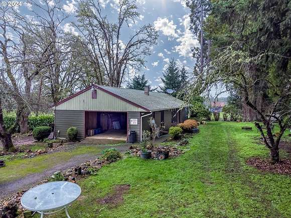 2 Acres of Residential Land with Home for Sale in Cottage Grove, Oregon