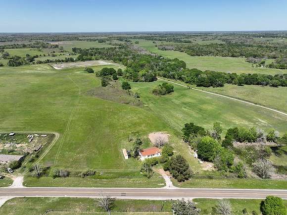 10 Acres of Land with Home for Sale in Lincoln, Texas