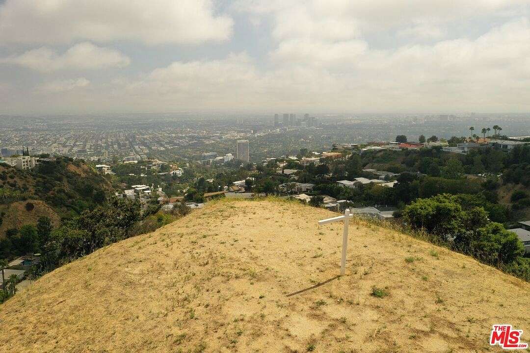 2.3 Acres of Land for Sale in Los Angeles, California