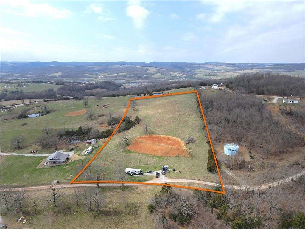 8 Acres of Residential Land for Sale in Huntsville, Arkansas