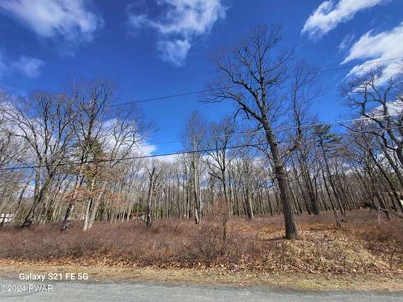 2 Acres of Residential Land for Sale in Hawley, Pennsylvania