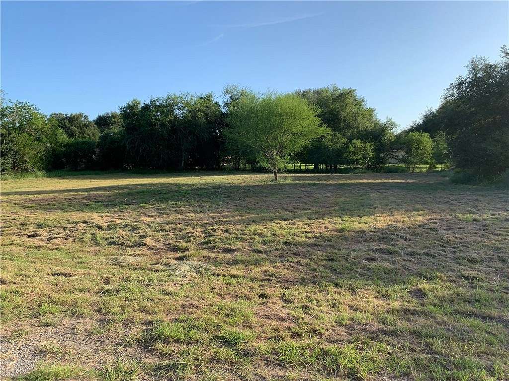 0.58 Acres of Residential Land for Sale in Beeville, Texas