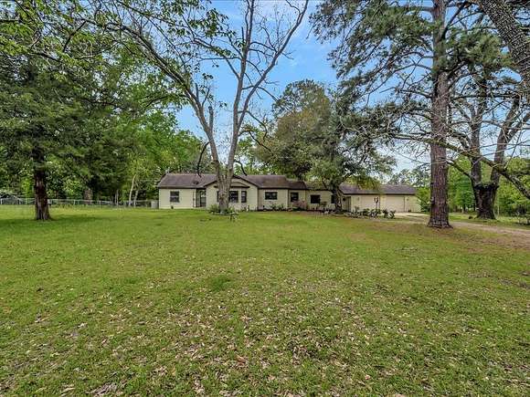10.5 Acres of Land with Home for Sale in Nacogdoches, Texas