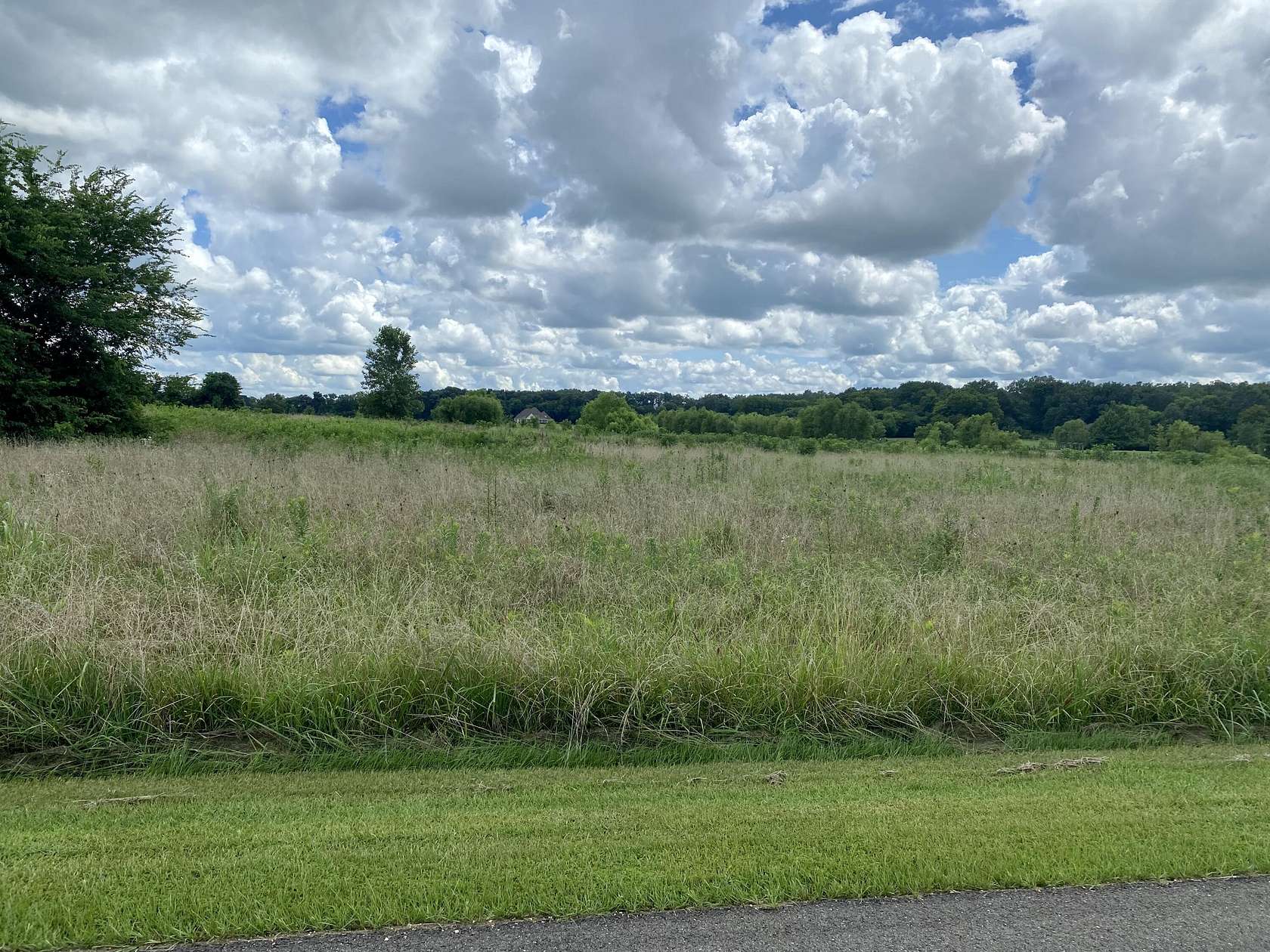 2.5 Acres of Land for Sale in Columbus, Mississippi