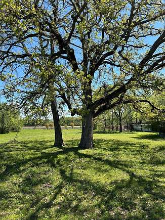 6 Acres of Residential Land for Sale in Malakoff, Texas