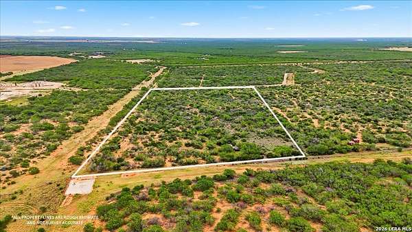 15 Acres of Recreational Land for Sale in Dilley, Texas