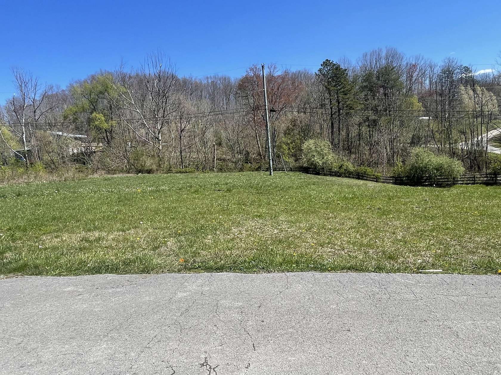0.8 Acres of Residential Land for Sale in Barbourville, Kentucky