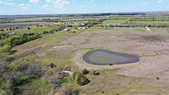 8 Acres of Residential Land for Sale in Celeste, Texas