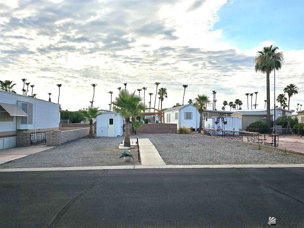 Improved Residential Land for Sale in Yuma, Arizona