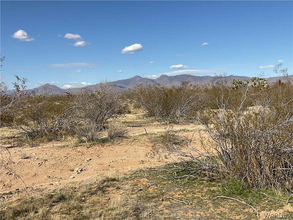 18.3 Acres of Land for Sale in Yucca, Arizona