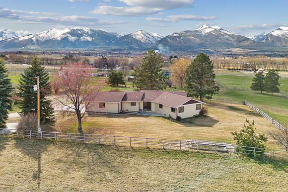 5 Acres of Residential Land with Home for Sale in Corvallis, Montana