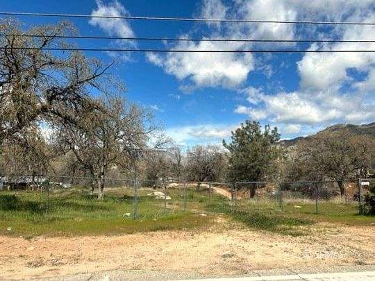 1.05 Acres of Residential Land for Sale in Bodfish, California