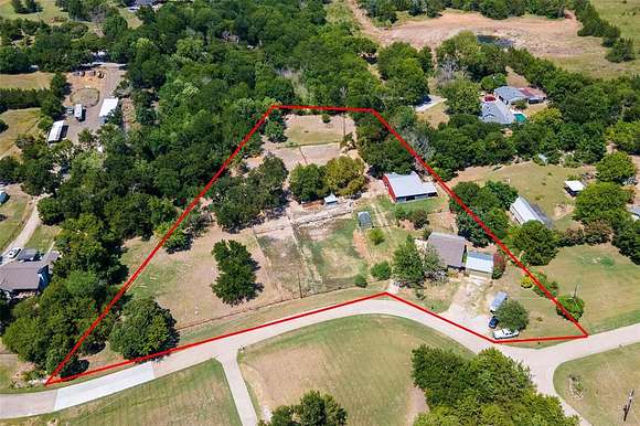 3.3 Acres of Residential Land with Home for Sale in Lowry Crossing, Texas