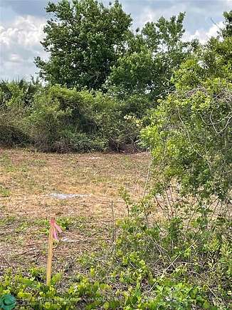 1.25 Acres of Residential Land for Sale in Okeechobee, Florida