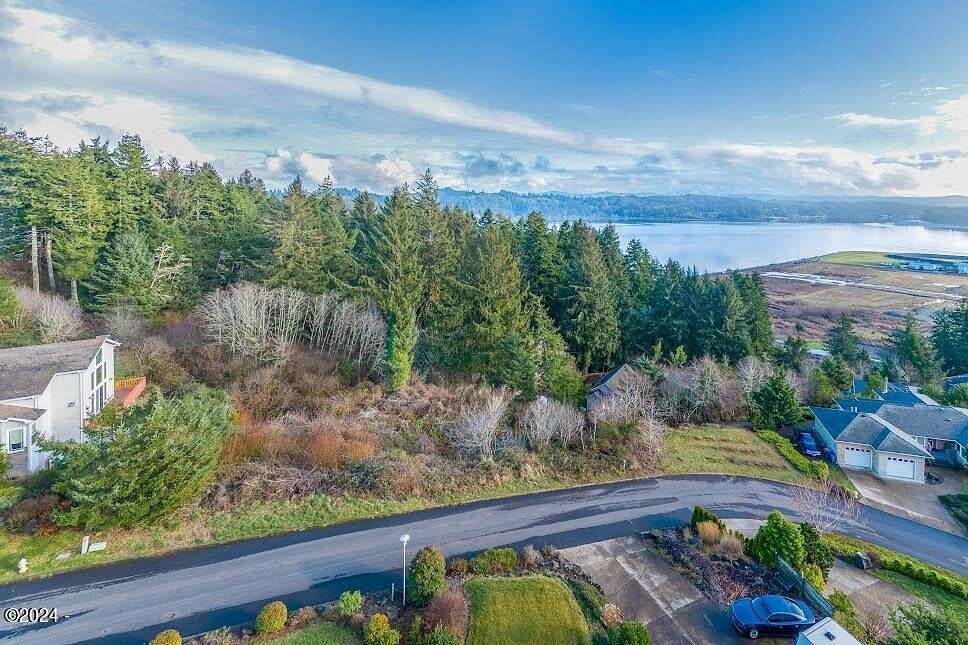 0.54 Acres of Residential Land for Sale in Newport, Oregon