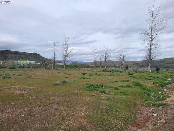0.24 Acres of Residential Land for Sale in Maupin, Oregon
