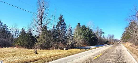 1 Acre of Residential Land for Sale in Clare, Michigan