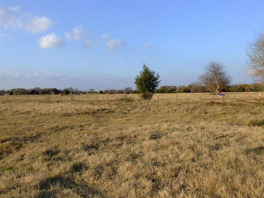 10.5 Acres of Land for Sale in Kaufman, Texas