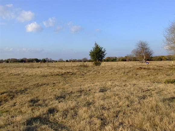 10.546 Acres of Land for Sale in Kaufman, Texas