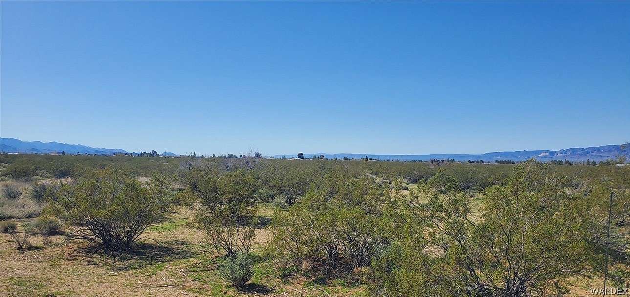 11.6 Acres of Land for Sale in Golden Valley, Arizona
