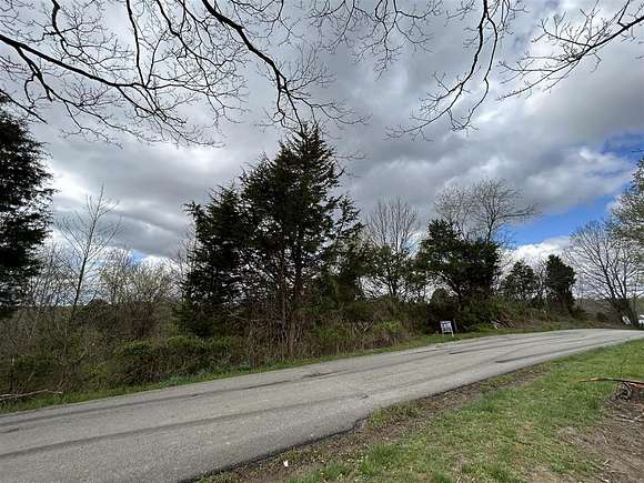 25 Acres of Land for Sale in Roundhill, Kentucky