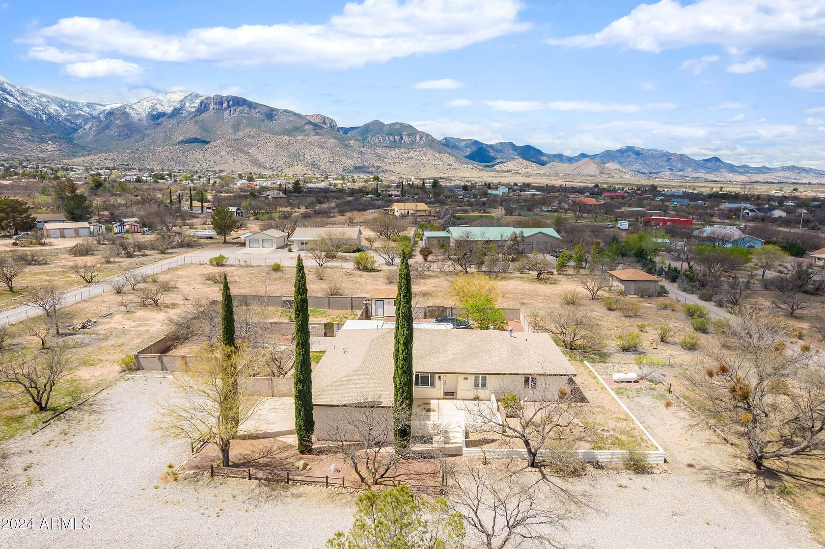 2.3 Acres of Residential Land with Home for Sale in Hereford, Arizona