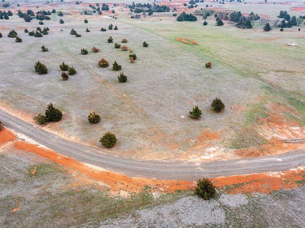 2 Acres of Residential Land for Sale in Piedmont, Oklahoma